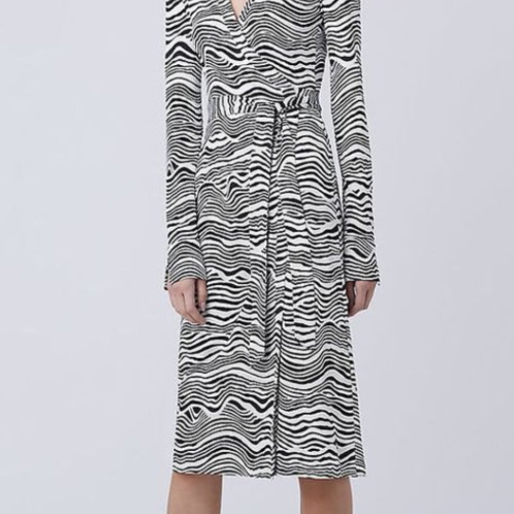 DVF wrap dress - size 4